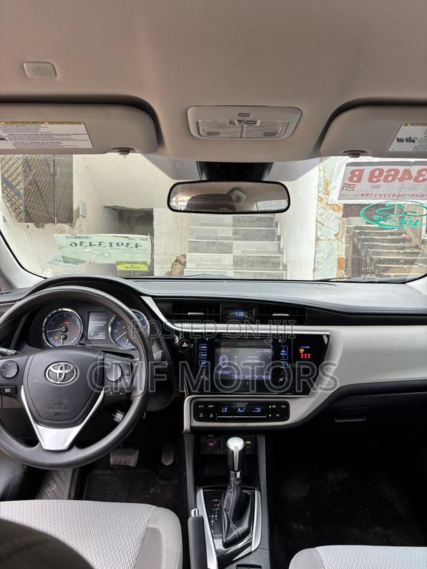 Toyota Corolla LE (1.8L 4cyl 2A) 2019 Black