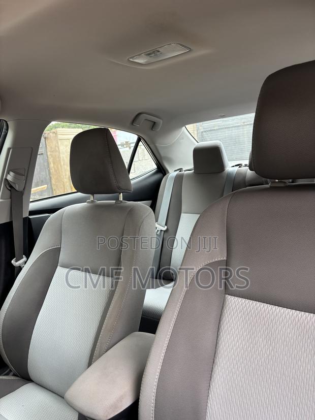 Toyota Corolla LE (1.8L 4cyl 2A) 2019 Black
