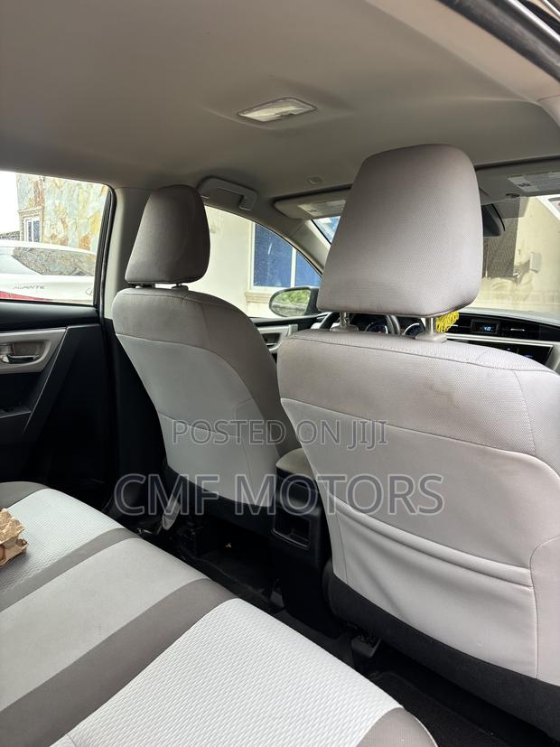 Toyota Corolla LE (1.8L 4cyl 2A) 2019 Black