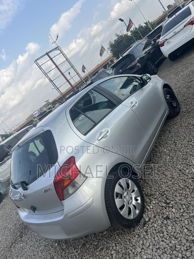 Toyota Yaris Base Hatchback 3dr 2010 Silver
