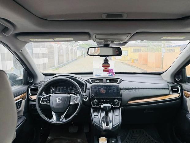 Honda CR-V Touring AWD 2018 Gray