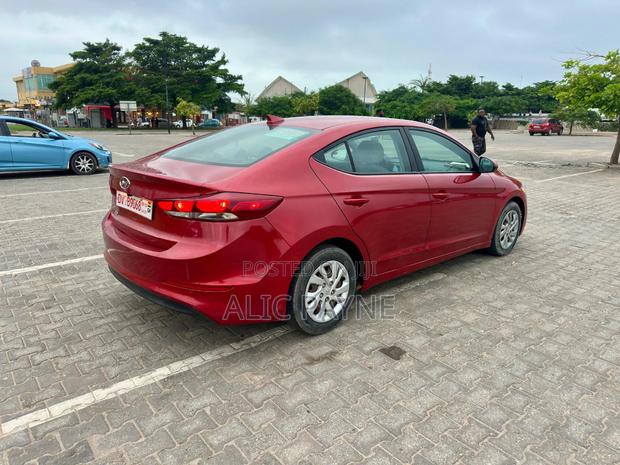 Hyundai Elantra 2017 Red