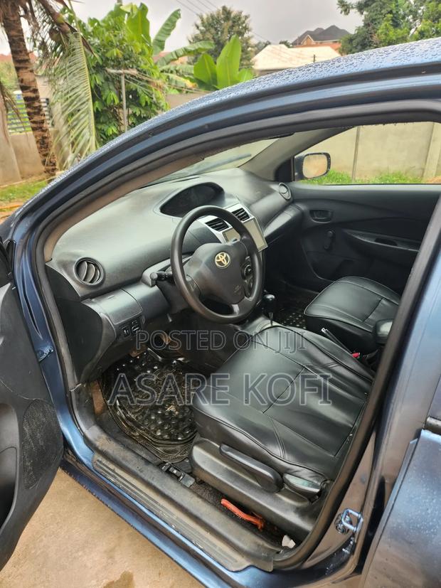 Toyota Yaris 2008 Gray