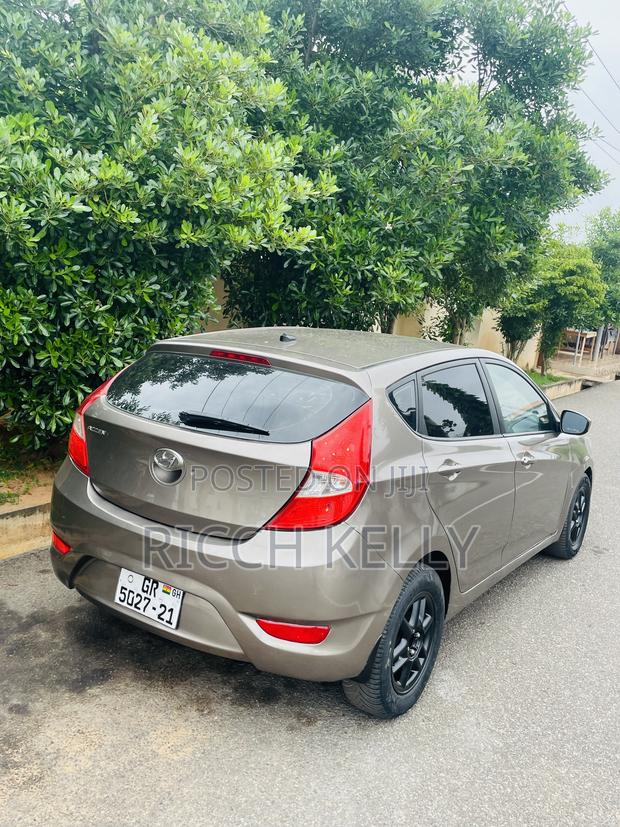 Hyundai Accent 2013 Brown
