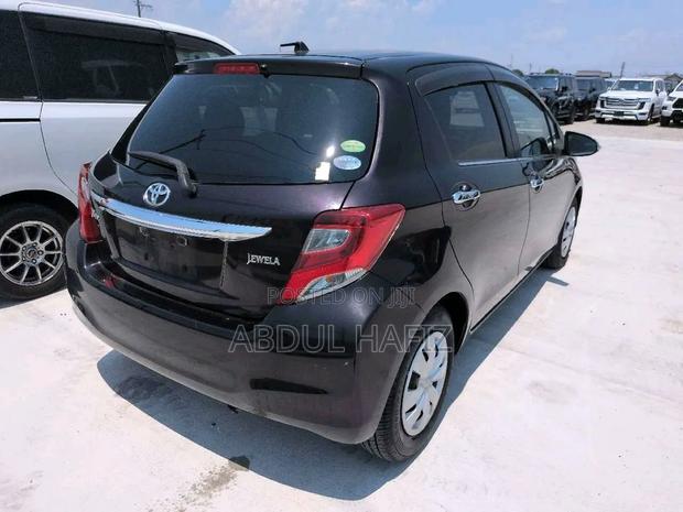 Toyota Vitz 2015