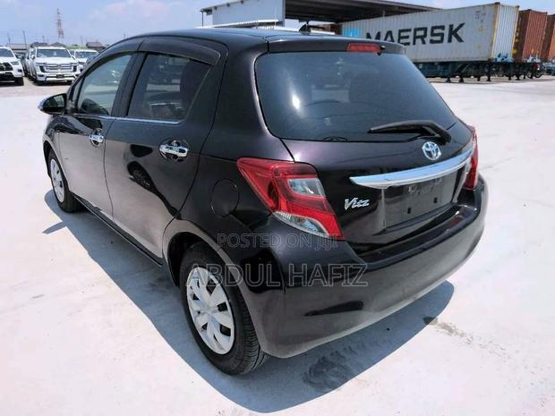 Toyota Vitz 2015