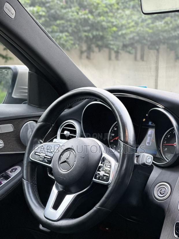 Mercedes-Benz C300 2020 Gold
