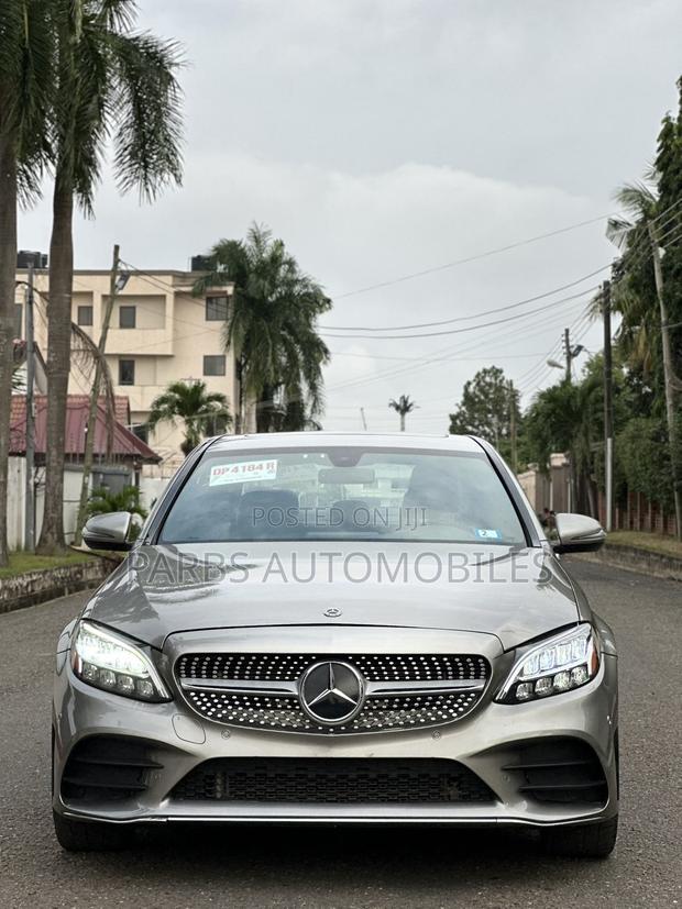 Mercedes-Benz C300 2020 Gold