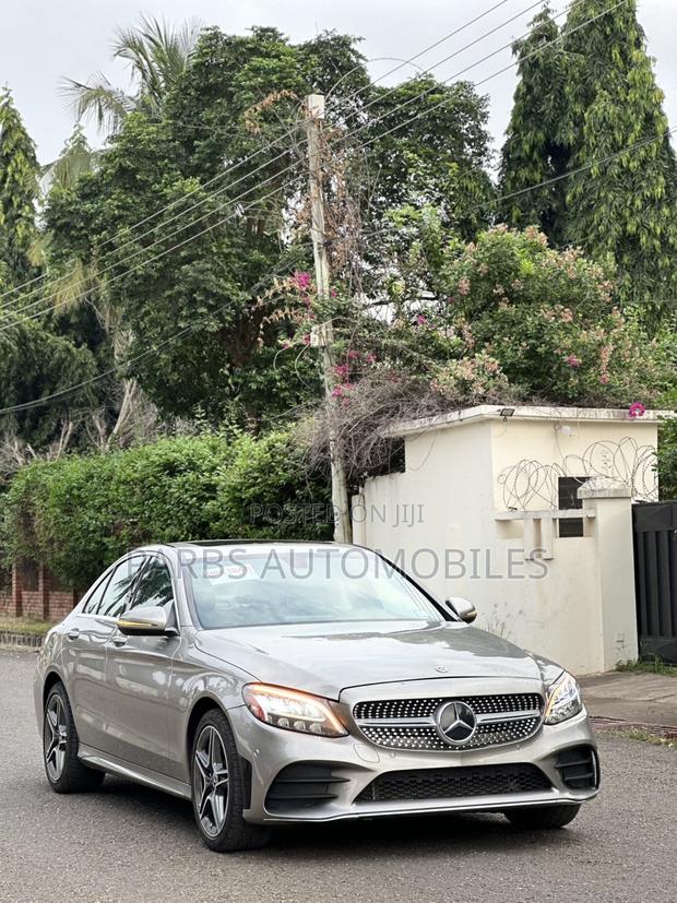 Mercedes-Benz C300 2020 Gold