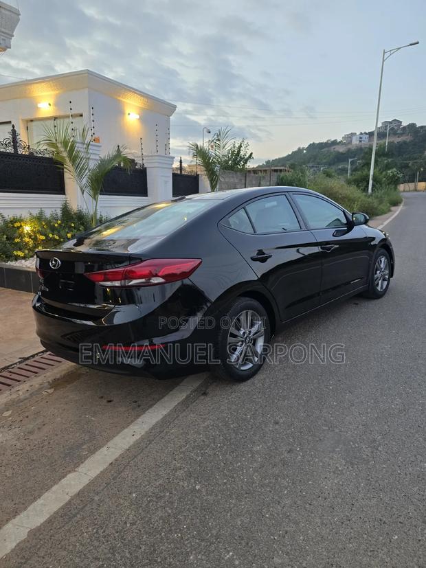 Hyundai Elantra 2017 Black