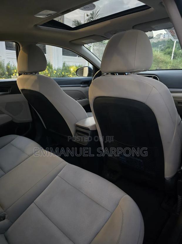 Hyundai Elantra 2017 Black