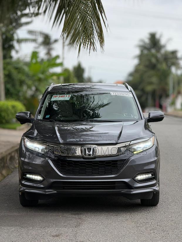 Honda HR-V Touring AWD 2019 Gray