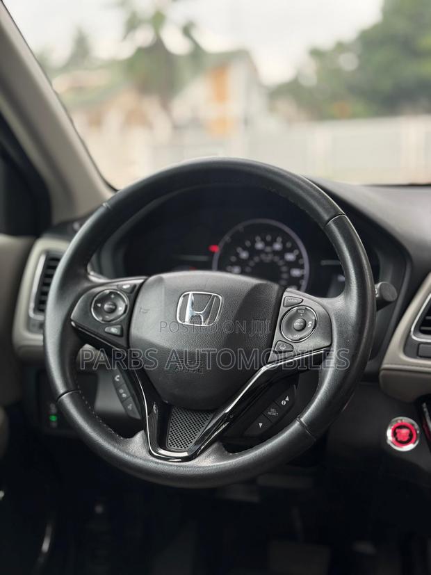 Honda HR-V Touring AWD 2019 Gray
