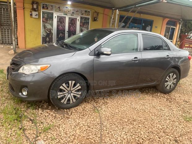 Toyota Corolla LE 4dr Sedan (1.8L 4cyl 4A) 2013 Gray