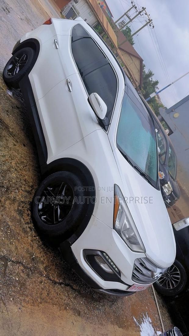 Hyundai Santa Fe Limited AWD 2017 White