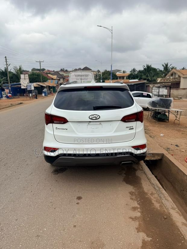 Hyundai Santa Fe Limited AWD 2017 White