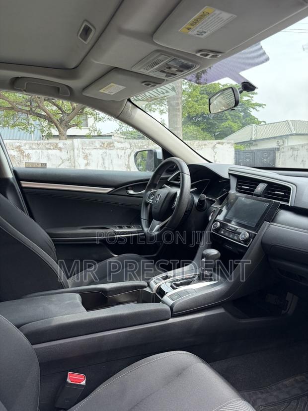 Honda Civic EX Sedan 2018 Silver