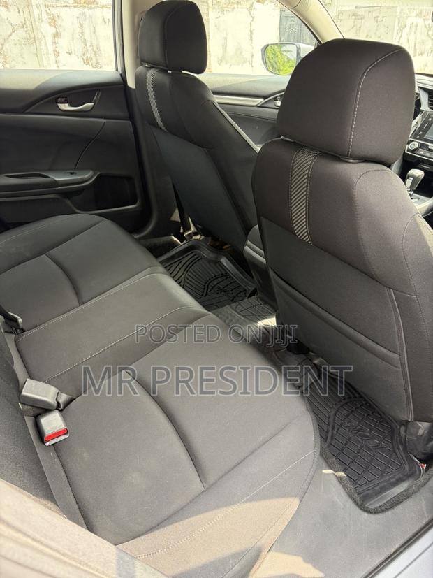 Honda Civic EX Sedan 2018 Silver