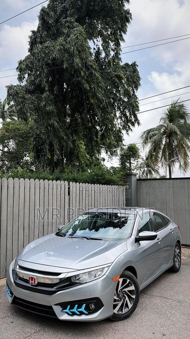 Honda Civic EX Sedan 2018 Silver