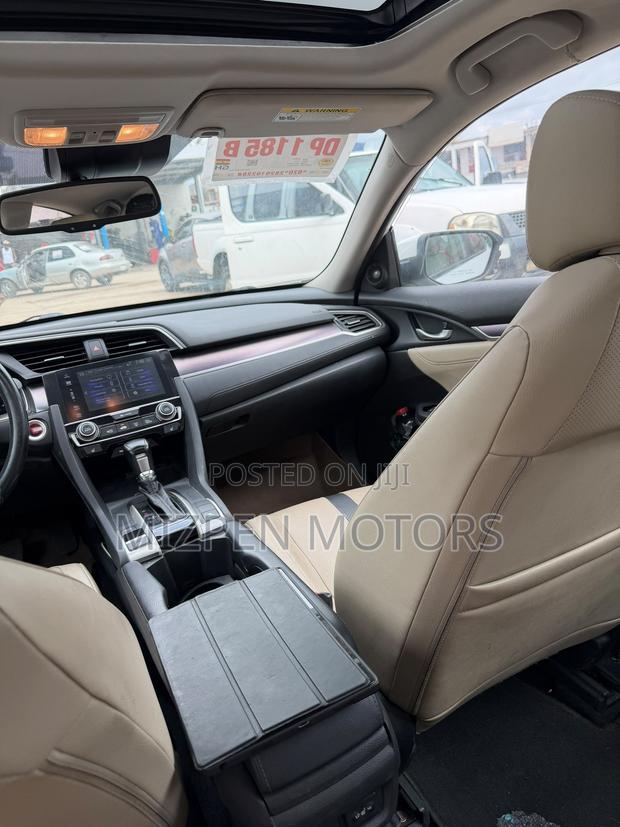 Honda Civic Touring 4dr Sedan (1.5L 4cyl) 2016 White