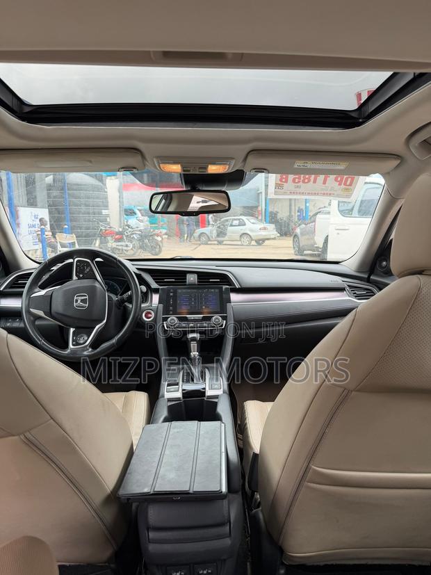 Honda Civic Touring 4dr Sedan (1.5L 4cyl) 2016 White