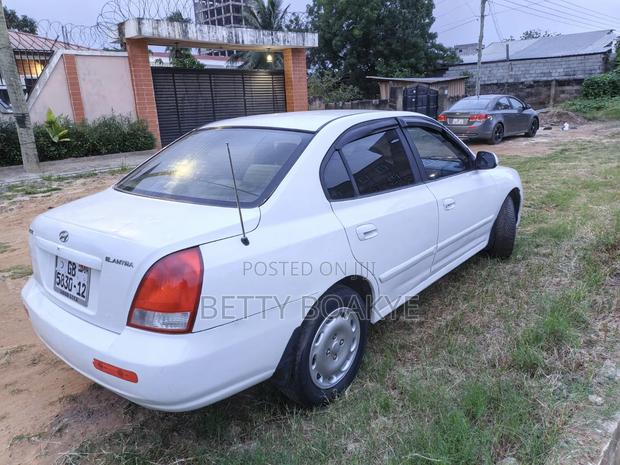 Hyundai Elantra 2003 White