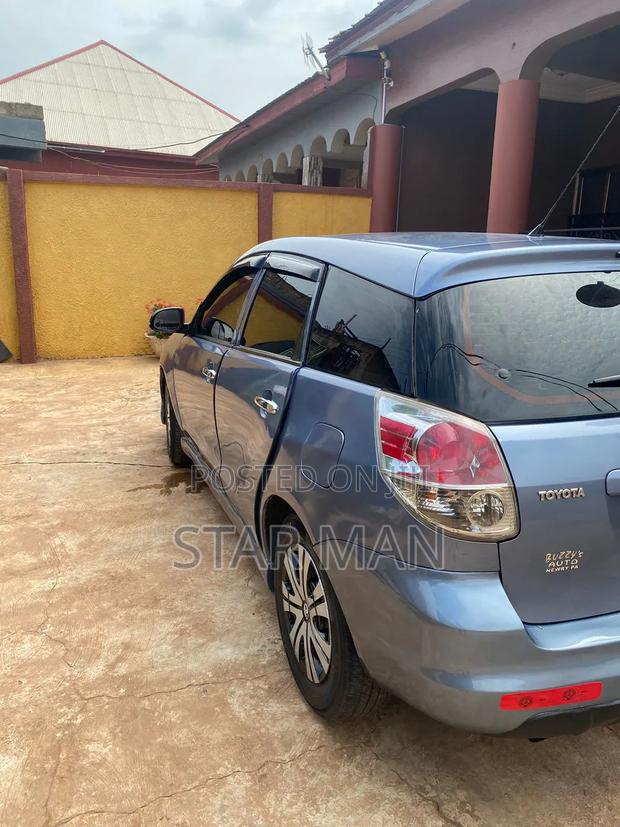 Toyota Matrix 2010 Blue