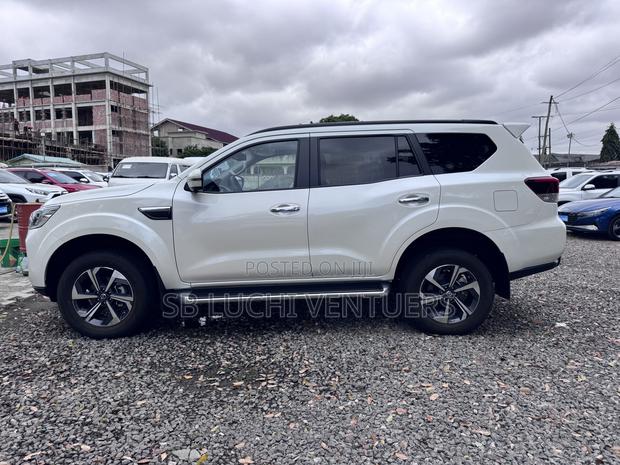 Nissan Terrano 2025 White