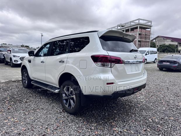 Nissan Terrano 2025 White