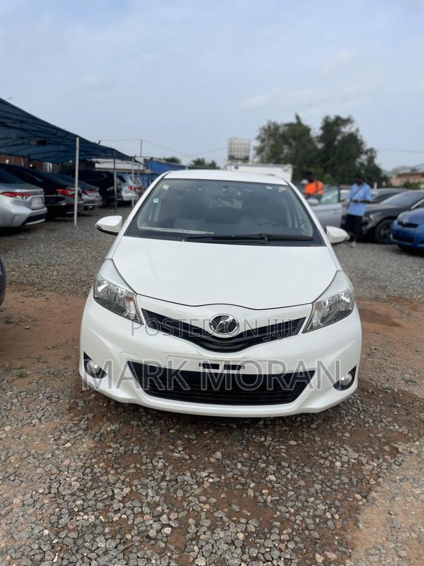 Toyota Vitz 2013 White