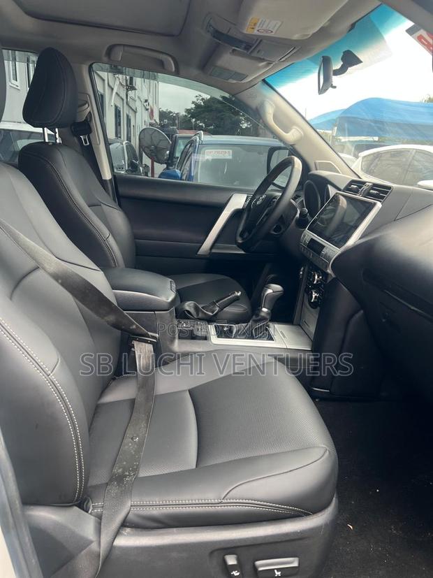 Toyota Land Cruiser 2019 White