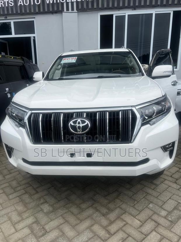 Toyota Land Cruiser 2019 White
