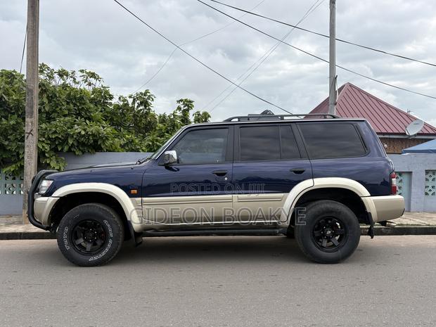 Nissan Patrol 4.8 GL 2008 Blue