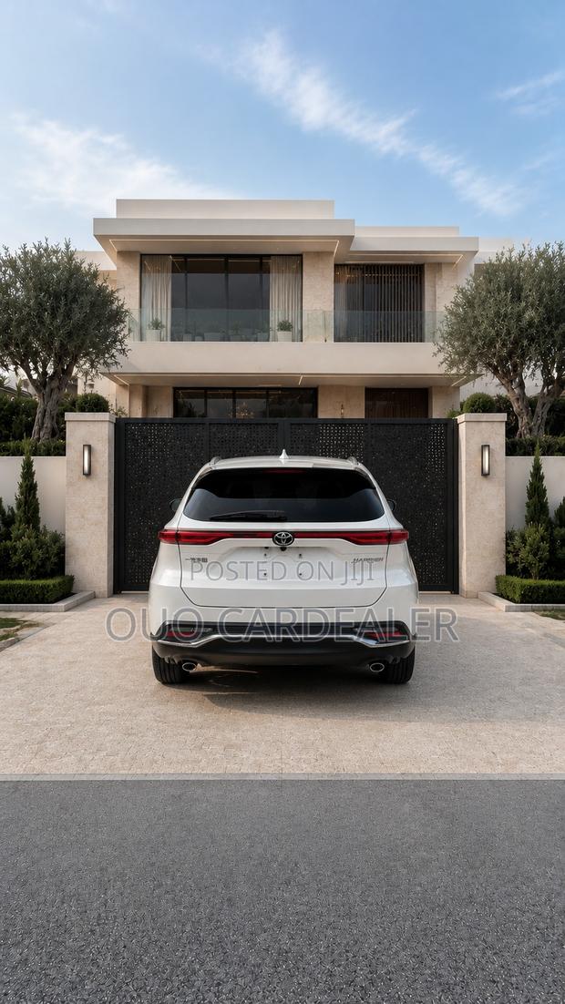 Toyota Harrier 2022 White