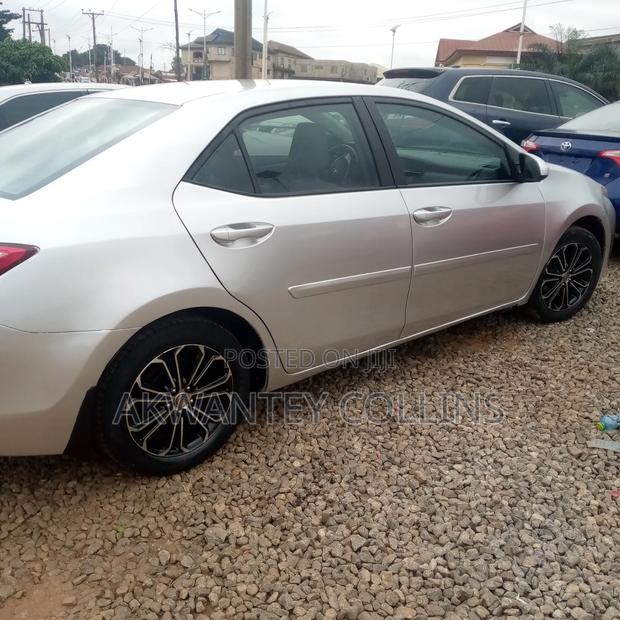 Toyota Corolla 2018 Silver