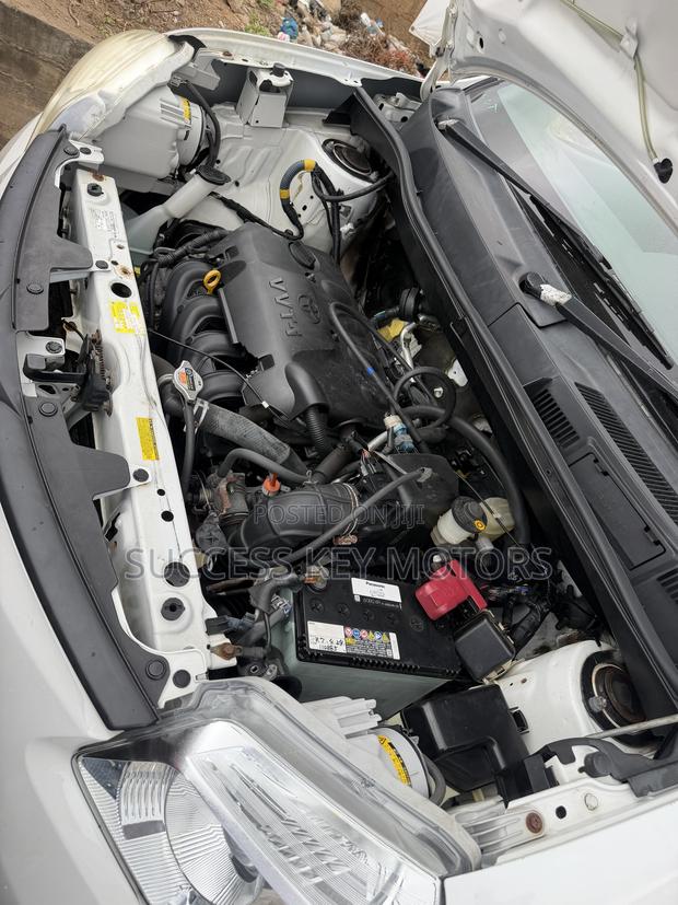 Toyota Sienta 1.5 FWD 2013 White