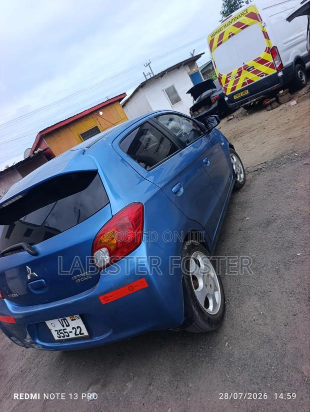 Mitsubishi Spacestar 2013 Blue