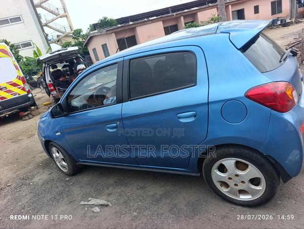 Mitsubishi Spacestar 2013 Blue