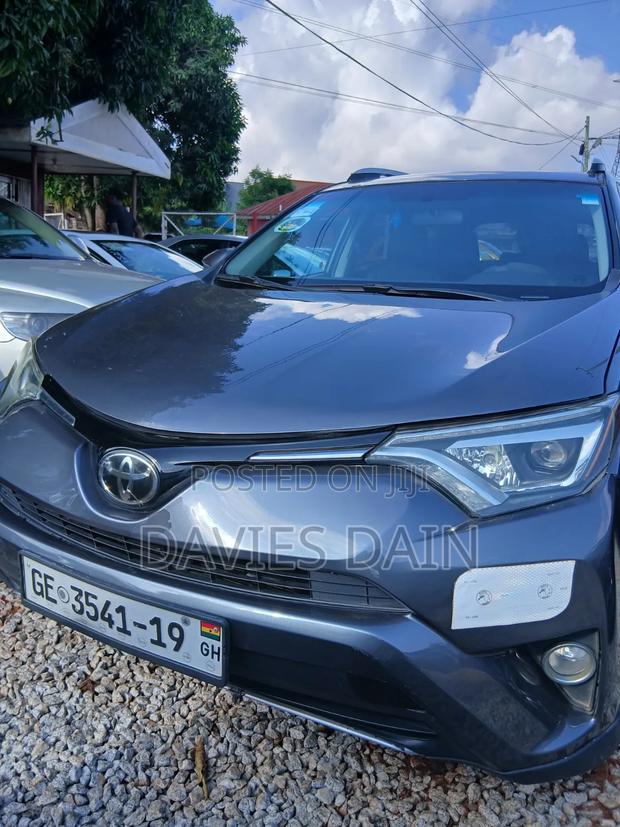 Toyota RAV4 2017 Gray