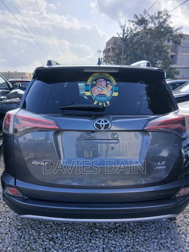 Toyota RAV4 2017 Gray