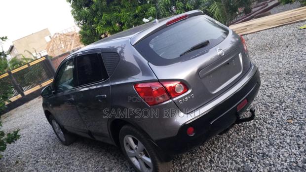 Nissan Qashqai 2010 Gray