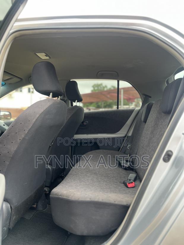 Toyota Vitz 1.3 FWD 3dr 2010 Silver