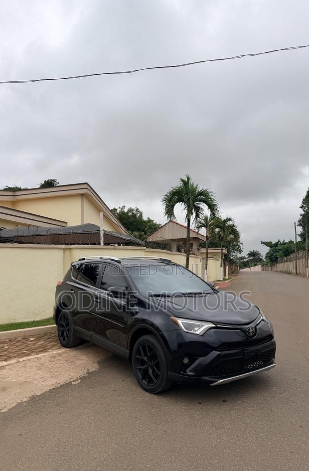 Toyota RAV4 XLE 4dr SUV AWD (2.5L 4cyl 6A) 2018 Black