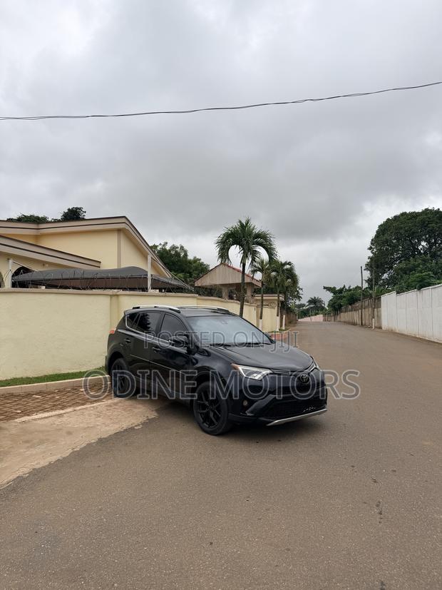 Toyota RAV4 XLE 4dr SUV AWD (2.5L 4cyl 6A) 2018 Black