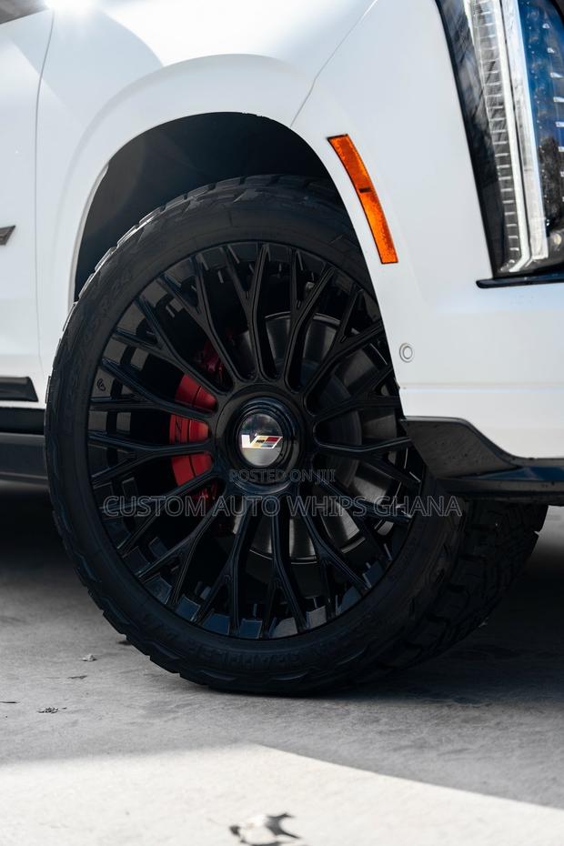 Cadillac Escalade ESV RWD 4dr Premium Luxury Platinum 2025 White