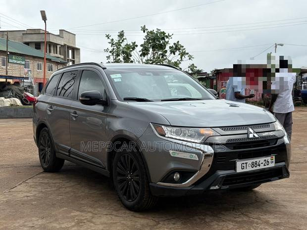 Mitsubishi Outlander 2020 Gray