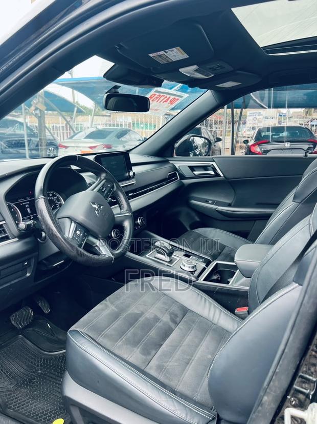 Mitsubishi Outlander SE Launch Edition 2022 Black
