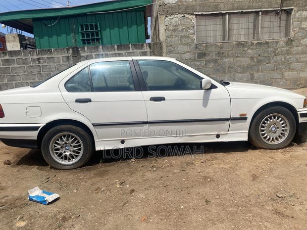 BMW 316i 1999 White
