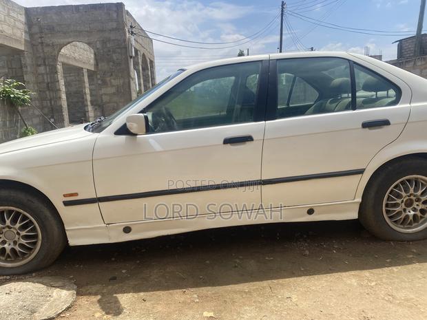 BMW 316i 1999 White