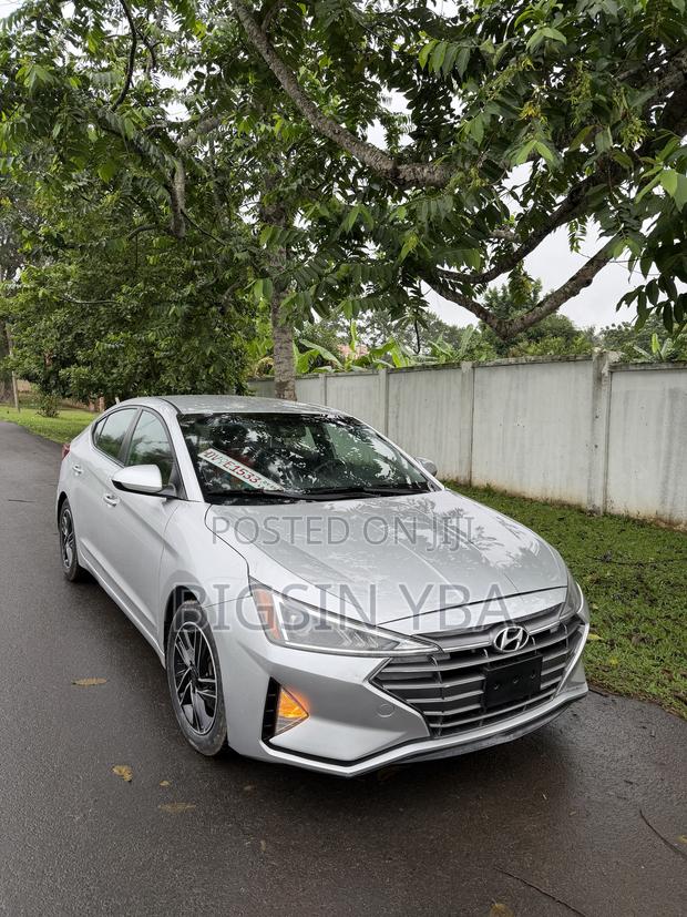 Hyundai Elantra SEL 2019 Silver